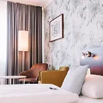 Western Ambassador Hotel 3*
