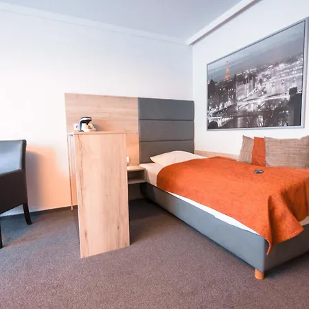 Western Ambassador Hotel 3*