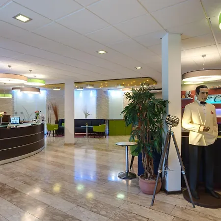 Western Ambassador Hotel 3*