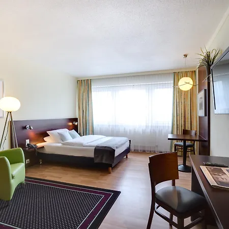 Western Ambassador Hotel 3*