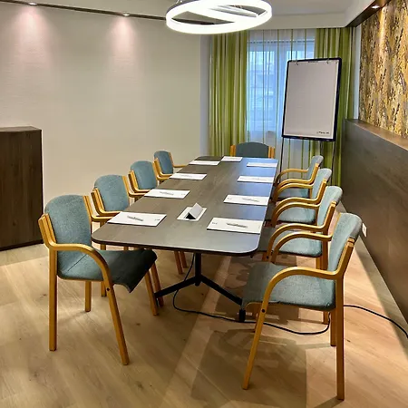 Western Ambassador فندق