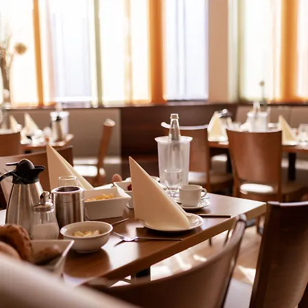 Western Ambassador باوناتال