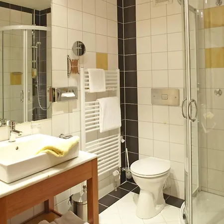 Hotel Western Ambassador 3*
