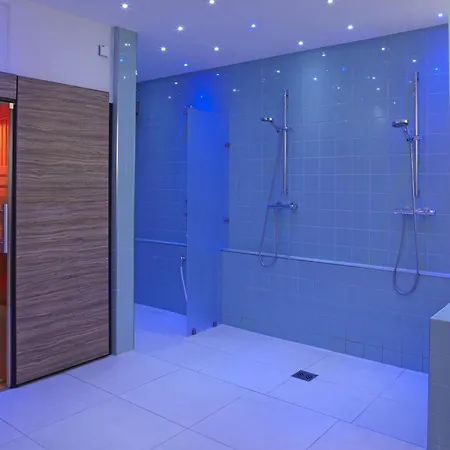 Western Ambassador 호텔