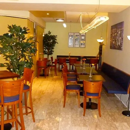 Western Ambassador فندق