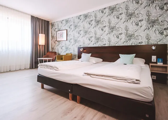 Western Ambassador Hotel 3*