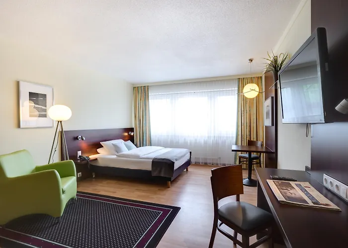 Western Ambassador Hotel 3*