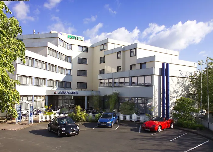 Western Ambassador Hotell 3*