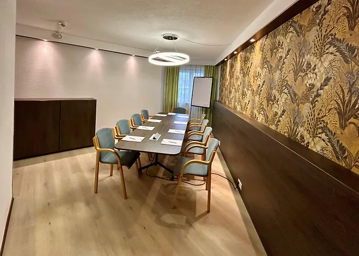 Western Ambassador Hotell