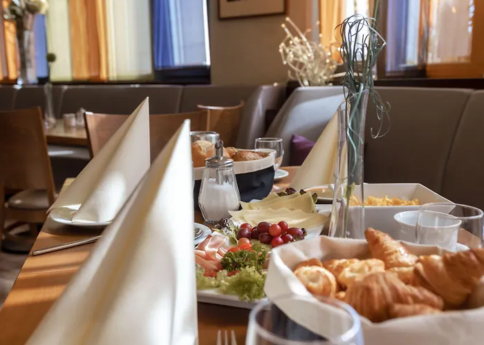 Western Ambassador Hotel 3*