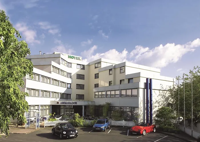 Western Ambassador Hotell 3*